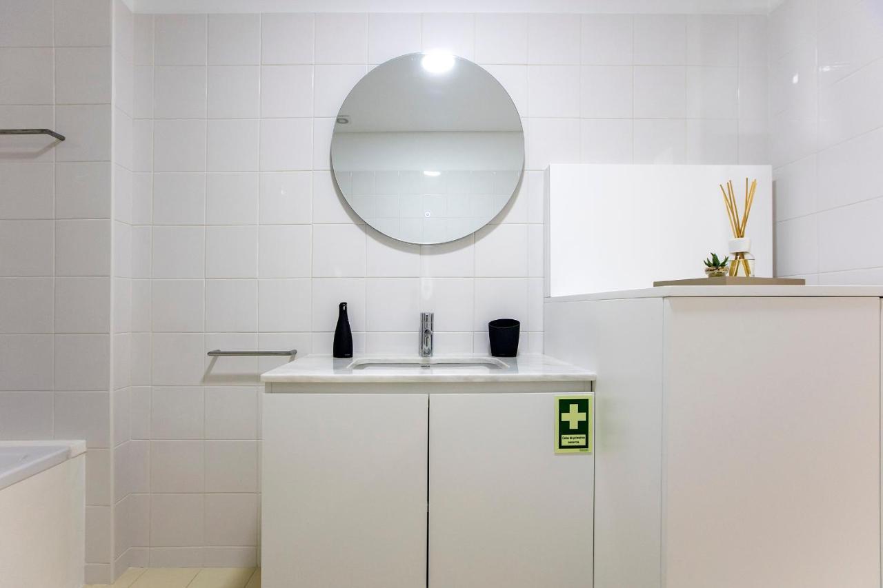 Superb 1Br Flat W/ Garden, Ac & Free Parking By Lovelystay Porto Zewnętrze zdjęcie